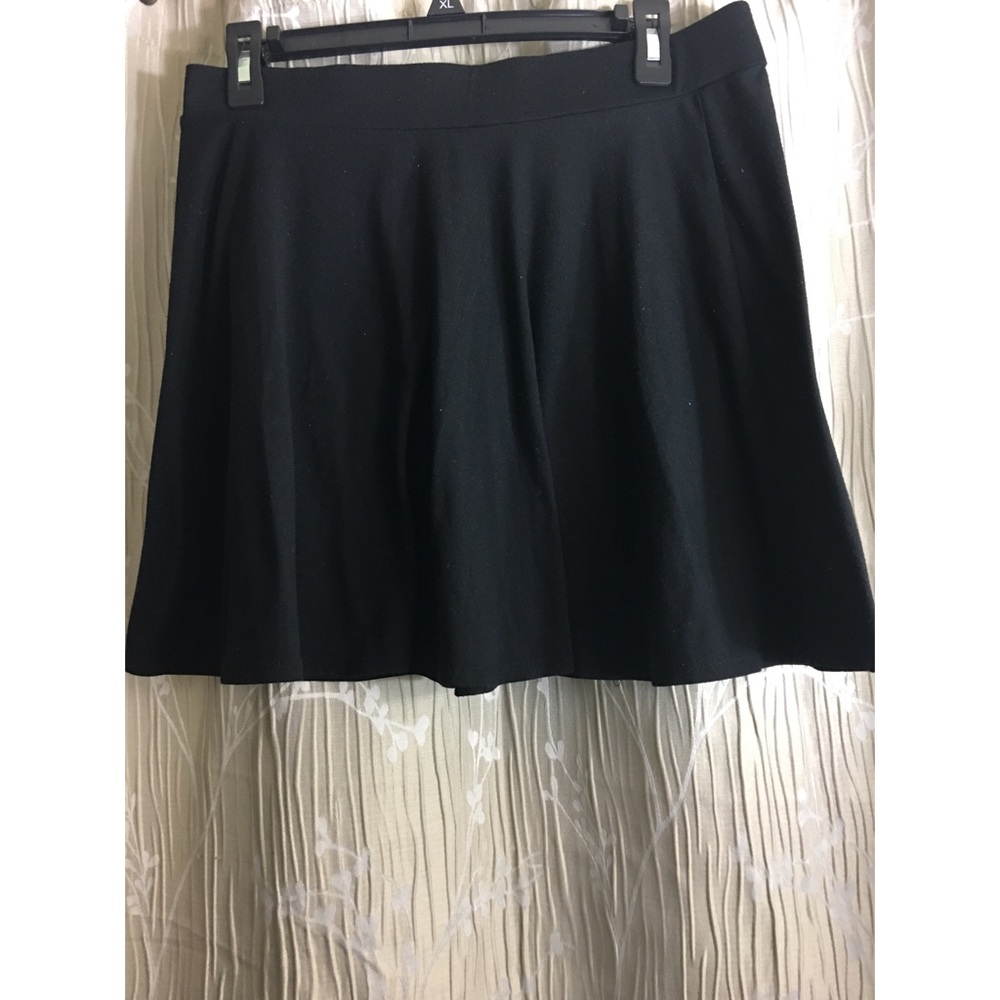 Black skater skirt 🖤