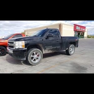 Meet your Posher, Gio