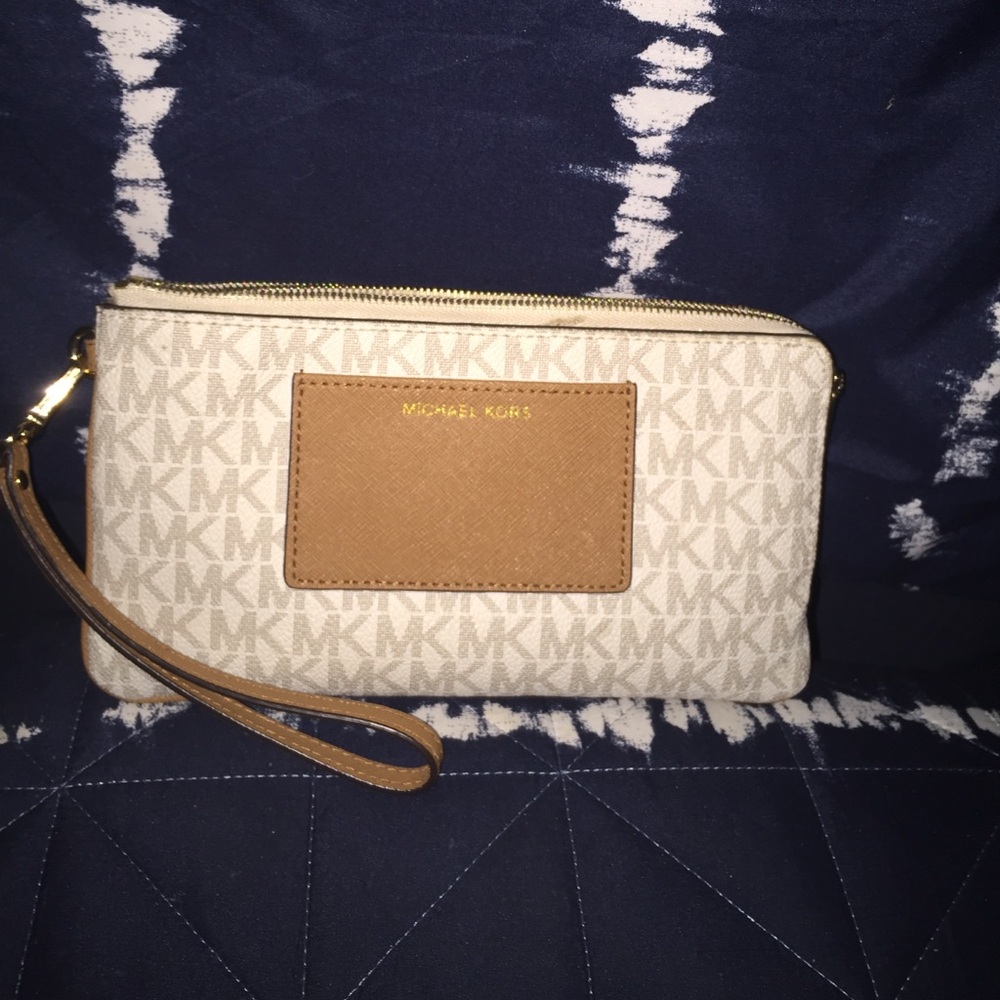 🔥🔥M͙I͙C͙H͙A͙E͙L͙ K͙O͙R͙S͙ W͙R͙I͙S͙T͙L͙E͙T͙🔥🔥 Large Style