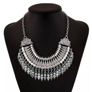 Statement choker necklace