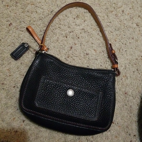 COACH LEATHER PURSE. . - Picture 4 of 4