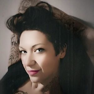 Meet your Posher, Carrie