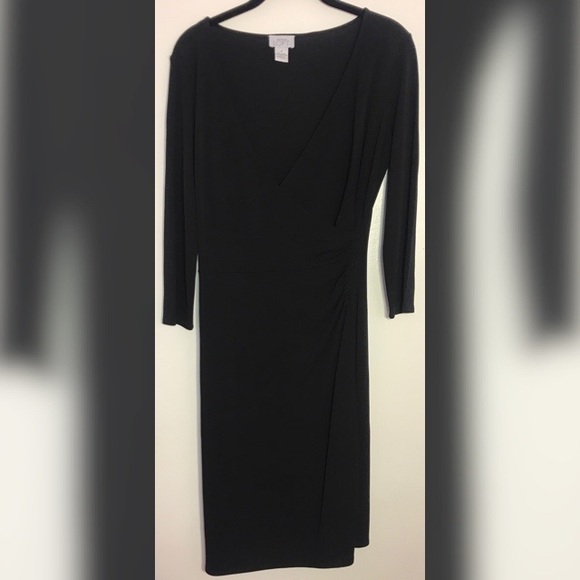LOFT Dresses & Skirts - LOFT Black Fitted Dress