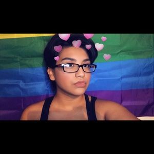 Meet your Posher, Alexia