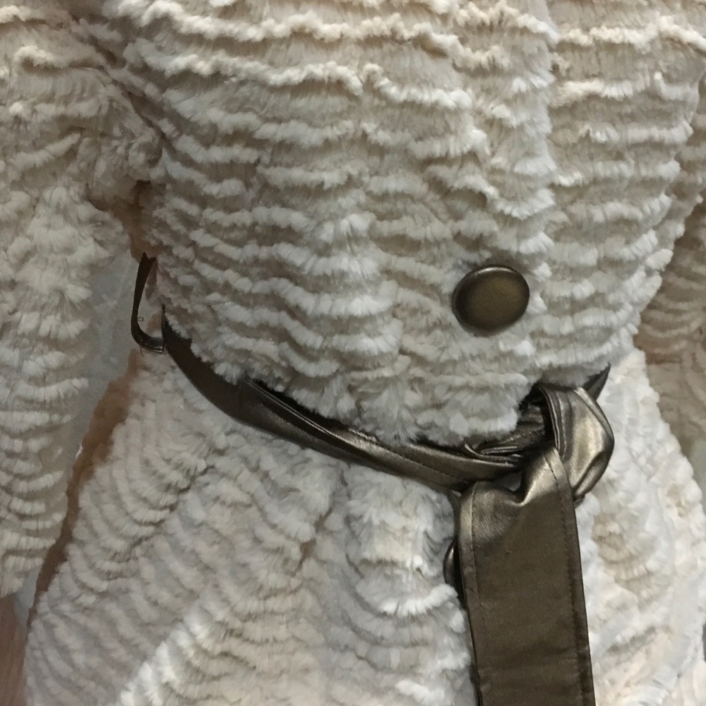 Coat - Picture 2 of 6