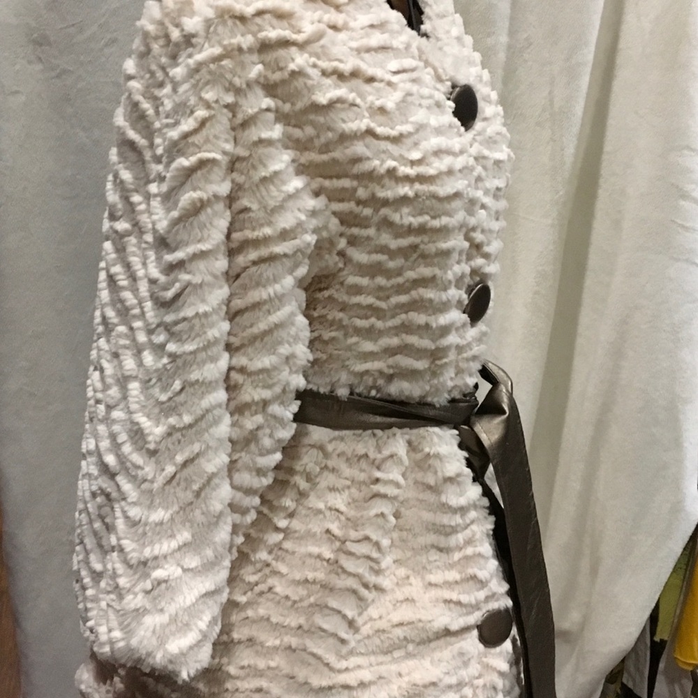 Coat - Picture 3 of 6