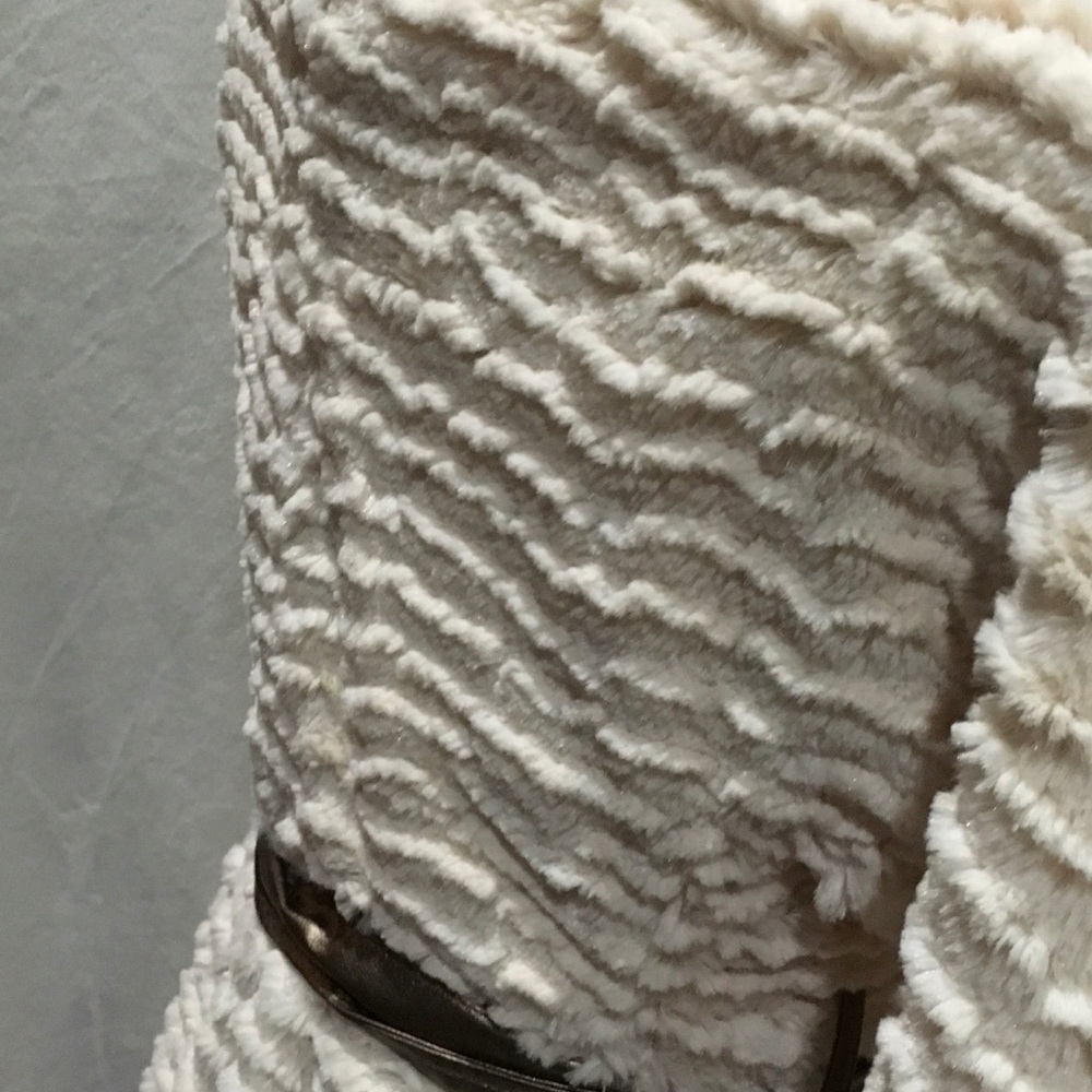 Coat - Picture 4 of 6