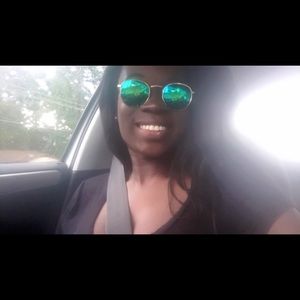 Meet your Posher, Vanessa