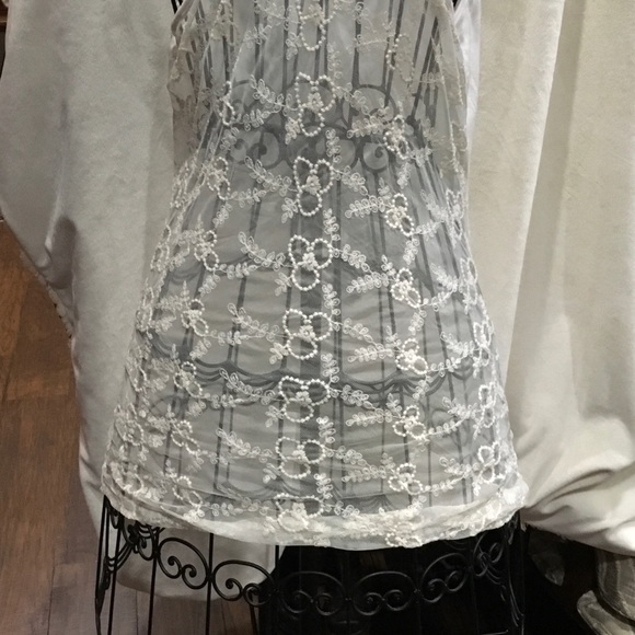 Blouse - Picture 3 of 4