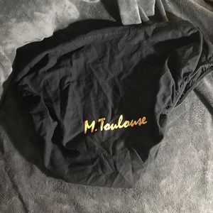 Toulouse dust cover