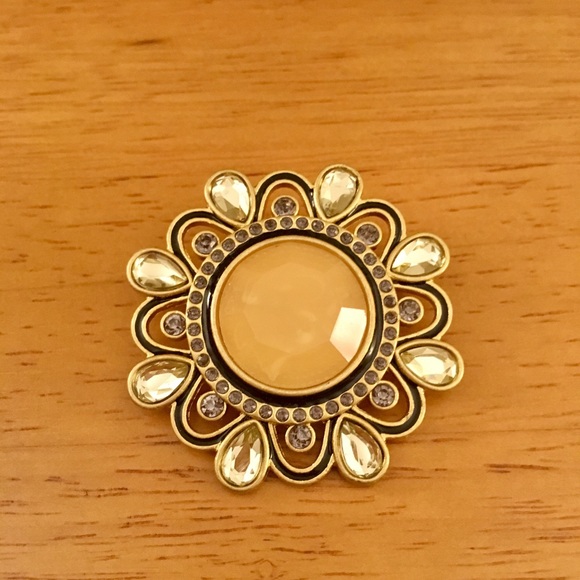 Lia Sophia necklace and brooch - Picture 2 of 3