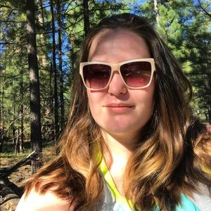 Meet your Posher, Holli