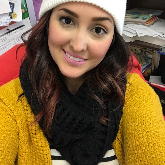 Meet your Posher, Elianna - Picture 3 of 6