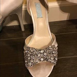 Betsy Johnson beautiful heels blue