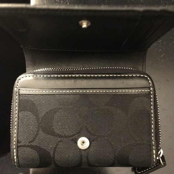 Coach Wallet - Picture 6 of 8