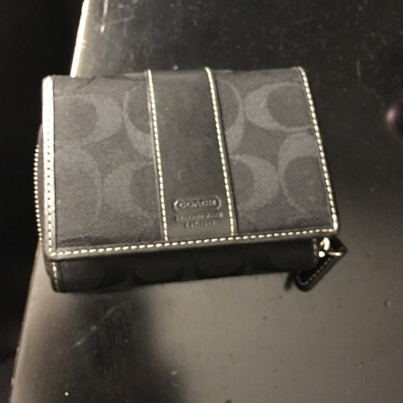 Coach Wallet - Picture 8 of 8
