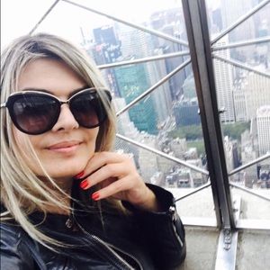 Meet your Posher, Thais