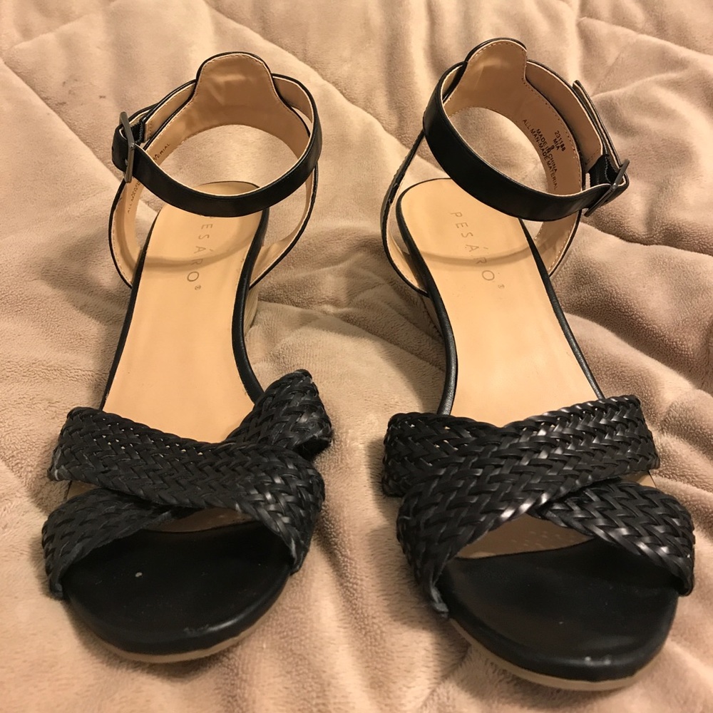 Black wedges