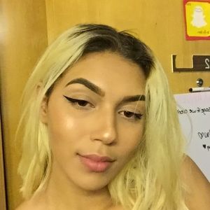 Meet your Posher, Daniela