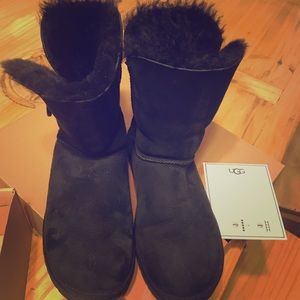 Uggs black Bailey Button II size 9