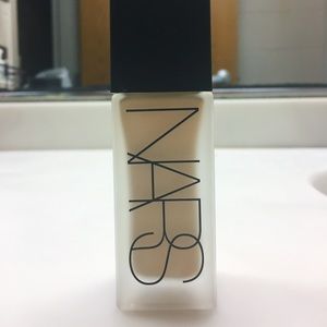 NARS All Day Luminous Foundation