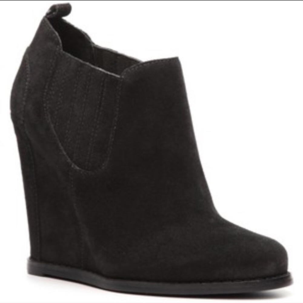 Audrey Brooke wedge booties size 7 black