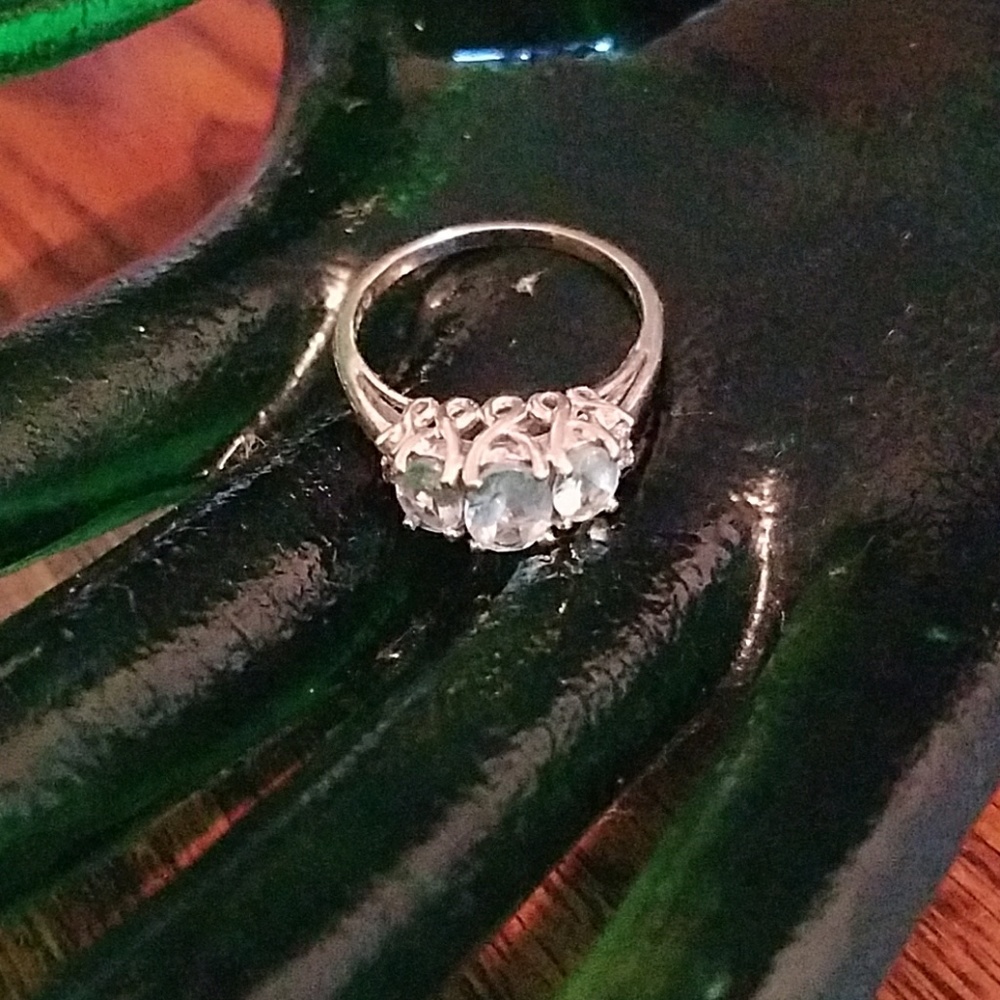 14k white gold Aquamarine ring