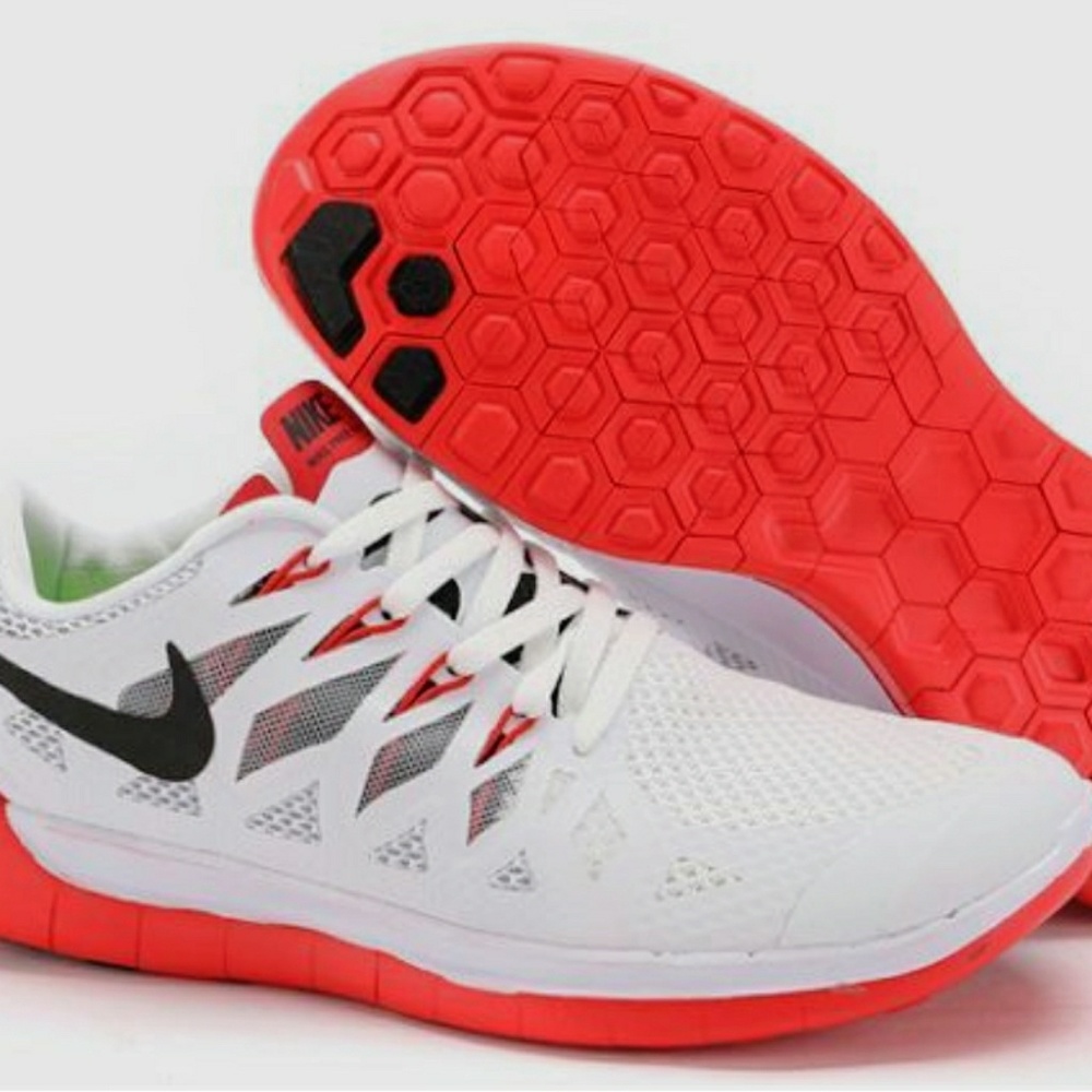 Women's NIKE Free 5.0 Sz 8.5