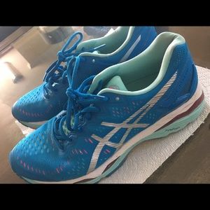 Asics Gel-Kayano 23 women's running shoes, size 9