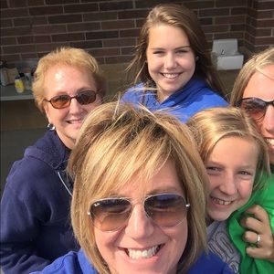 Meet your Posher, Lori