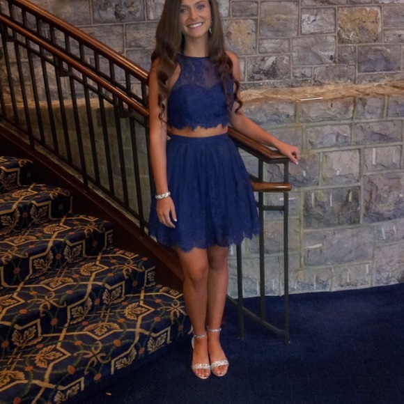 Lace 2 piece homecoming dress size 0 temptation - Picture 1 of 2