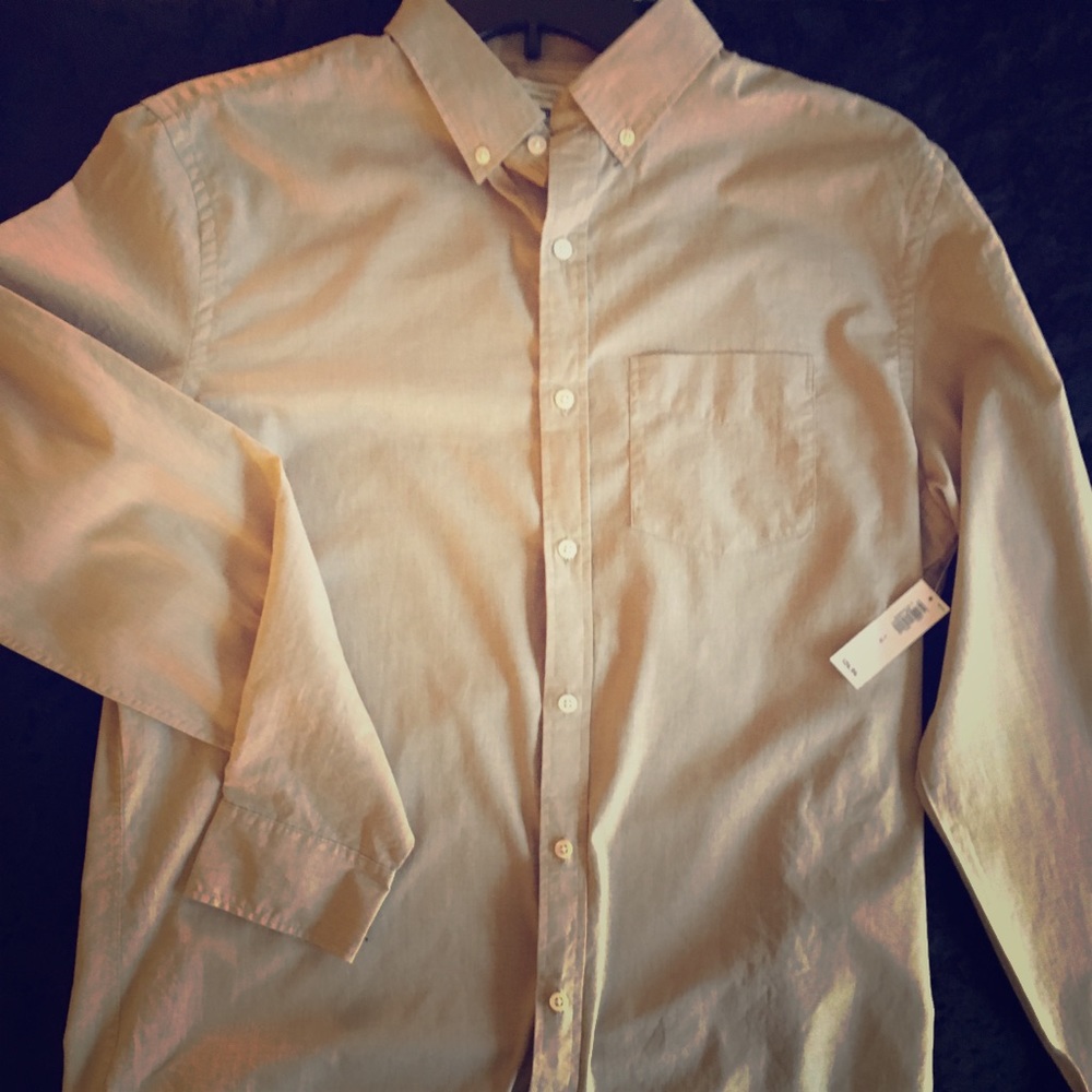 🆕NWT- Slim fit Button up