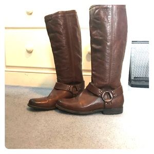 Size 8 women’s Frye Boots