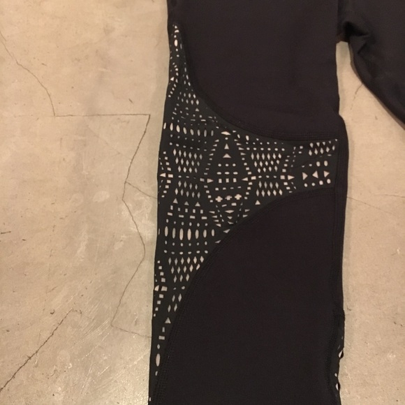 NWT alo west coast leggings black/buff - Picture 5 of 8