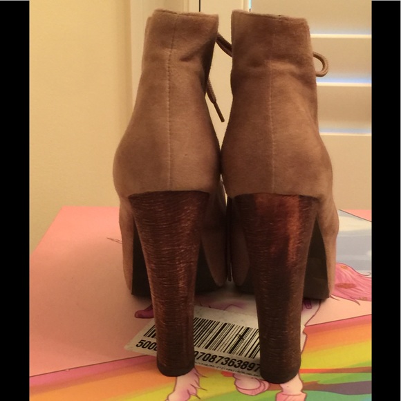 Jeffrey Campbell ‘Lita’ Bootie in Taupe Suede - Picture 6 of 8