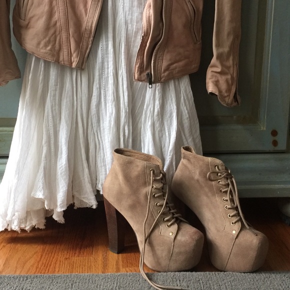 Jeffrey Campbell ‘Lita’ Bootie in Taupe Suede - Picture 4 of 8