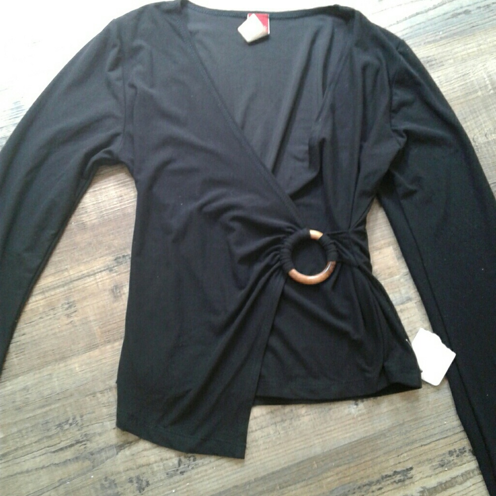 Woman's Top - Picture 2 of 5