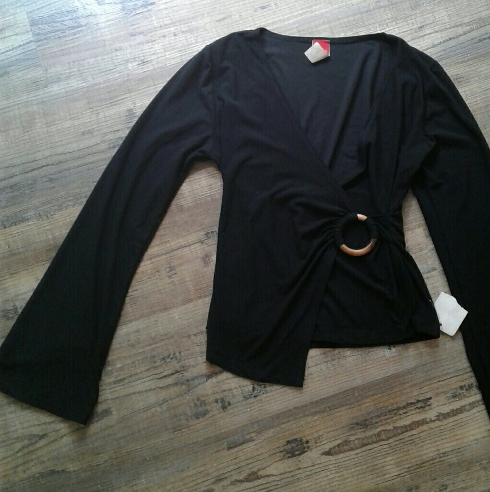Woman's Top - Picture 3 of 5