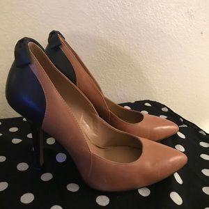 Jessica Simpson Tan Pumps
