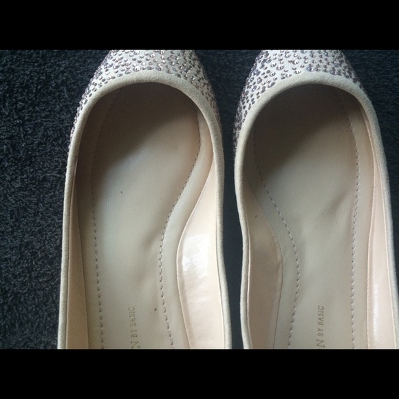 NWT! Zara Chic flat with shining stones:) - Picture 3 of 7