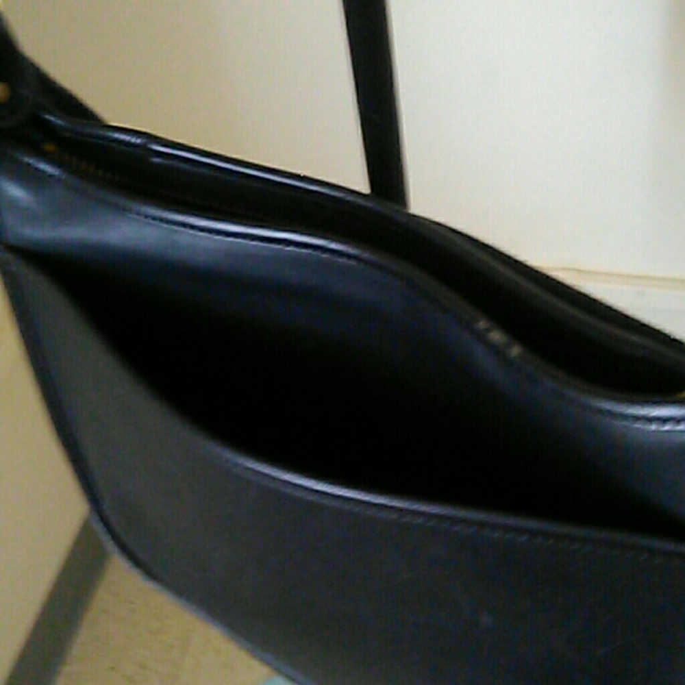 Purse - Picture 2 of 3