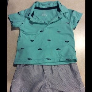 Carter's 9 Month boys Outfit blue ships
