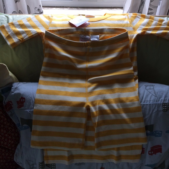 **SOLD** NWT Hanna Andersson 160 Pajamas - Picture 2 of 4