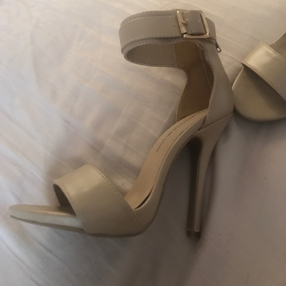 Wild Diva nude heels