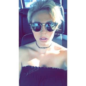 Meet your Posher, Carissa