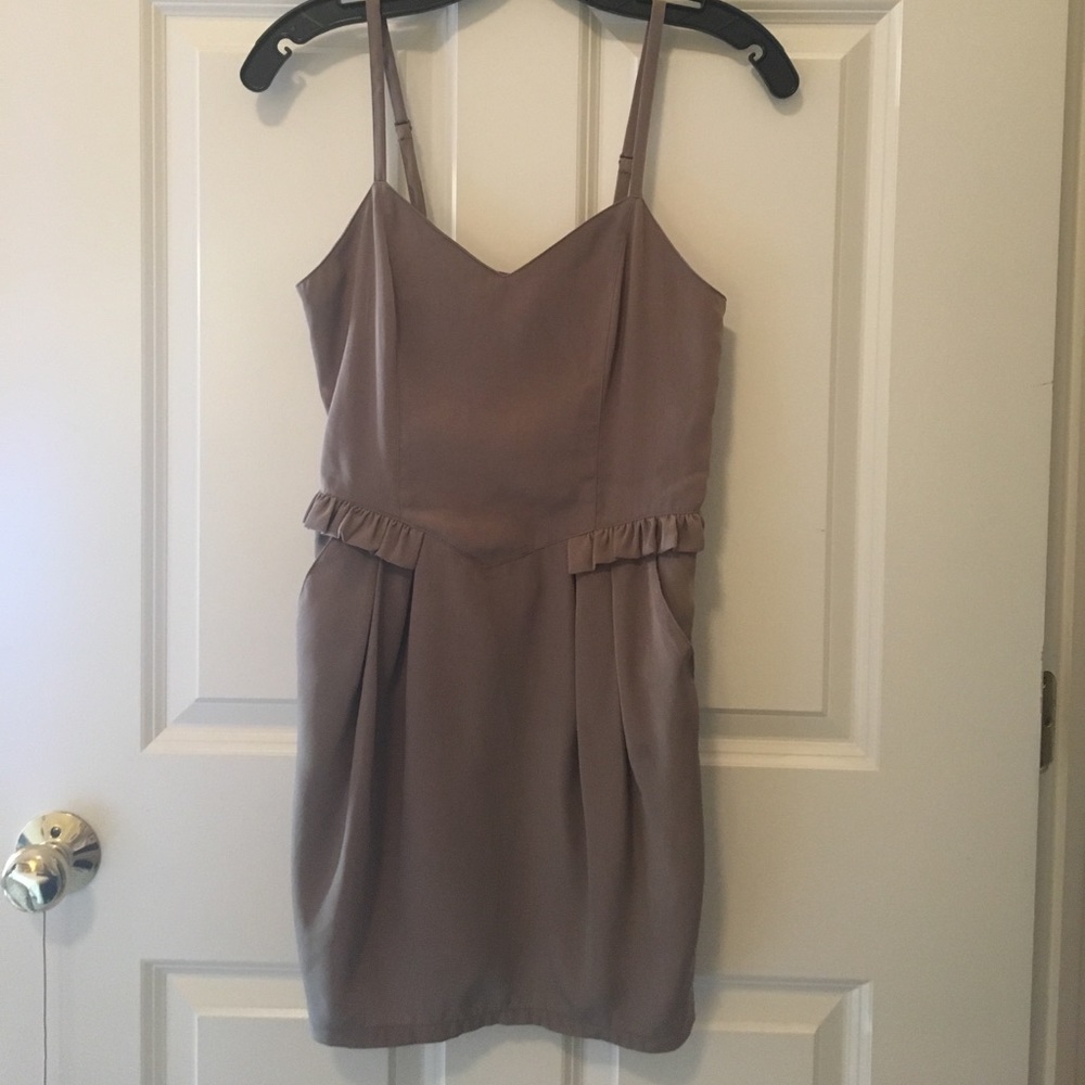 H&M Size 4 Taupe Mini Dress w/ pockets