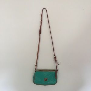dooney and bourke cross body bag.