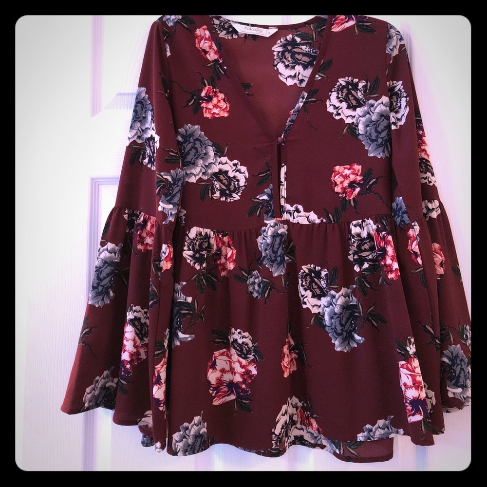 Bell sleeve flare top