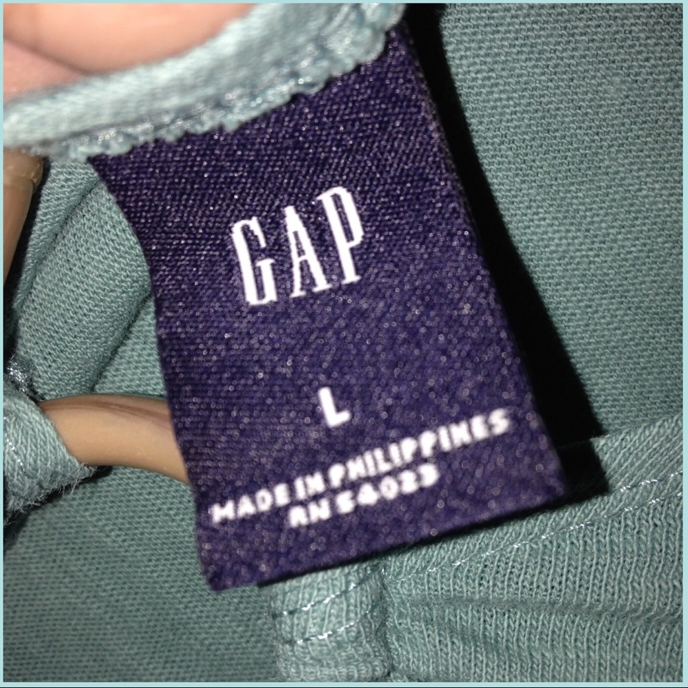 🎸3 for $15🎸GAP Reversible T-shirt Top - Picture 2 of 4