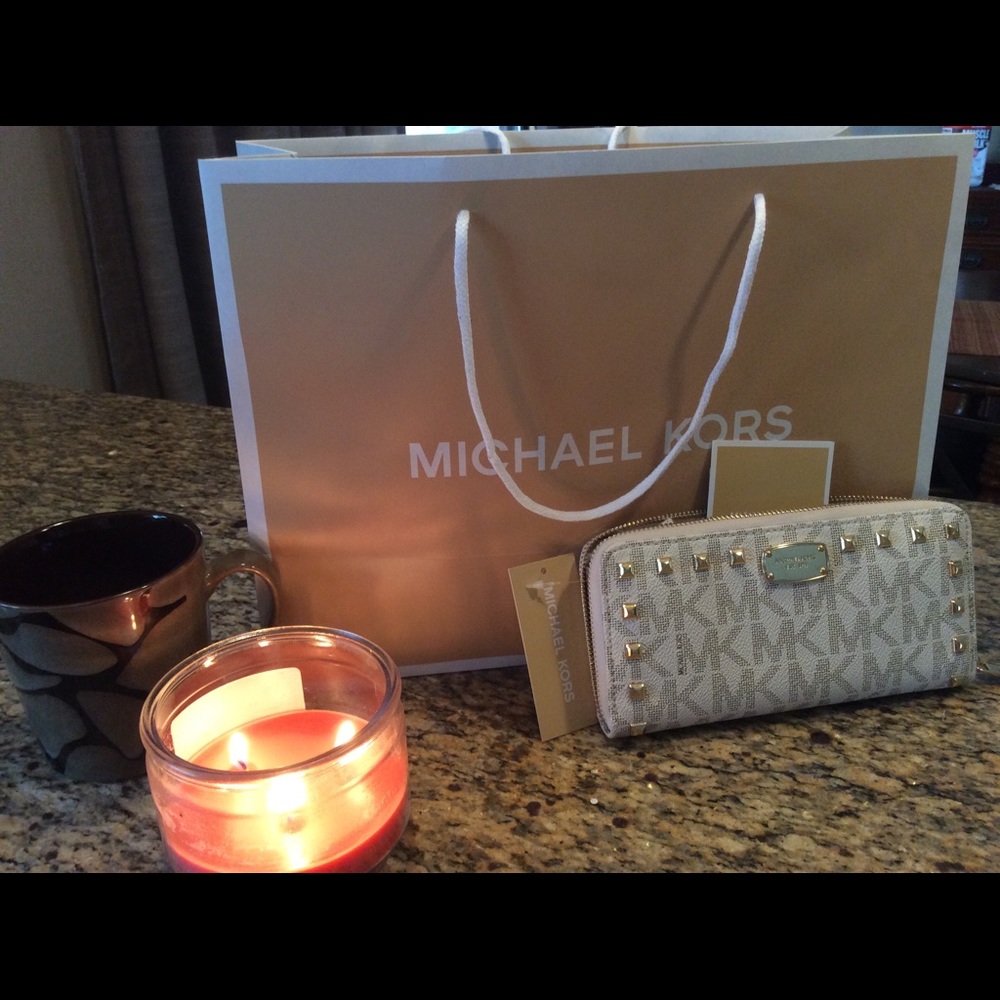 NWT Michael Kors Wallet